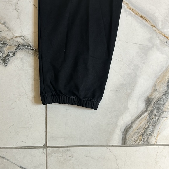 Express Elastic Waist Chino Jogger. Size medium. Color: Pitch Black - Picture 5 of 7